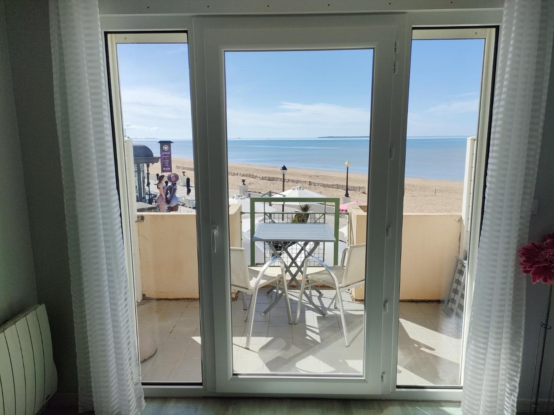 Residence Trouville ชาแตเลยง-ปลาจ ภายนอก รูปภาพ